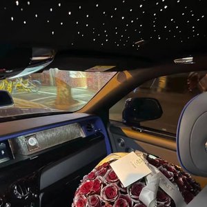 美女被打白嫩屁股女大学生
