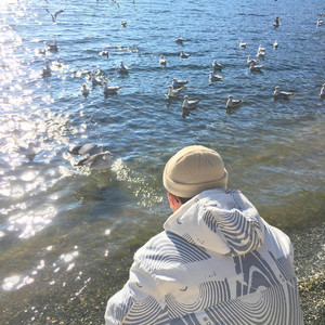 趴男朋友腿被脱裙打屁股视频
