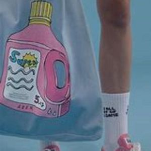 趴男朋友腿被脱裙打屁股视频
